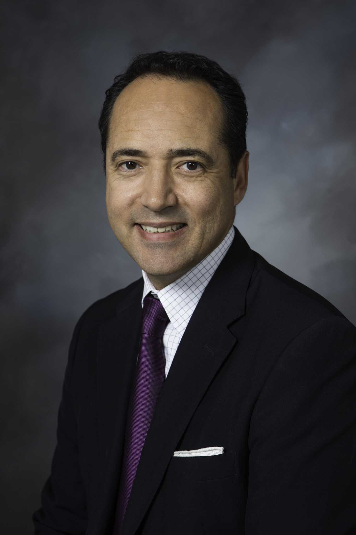 Menéndez: As mounting crises threaten Texans, call back the Legislature