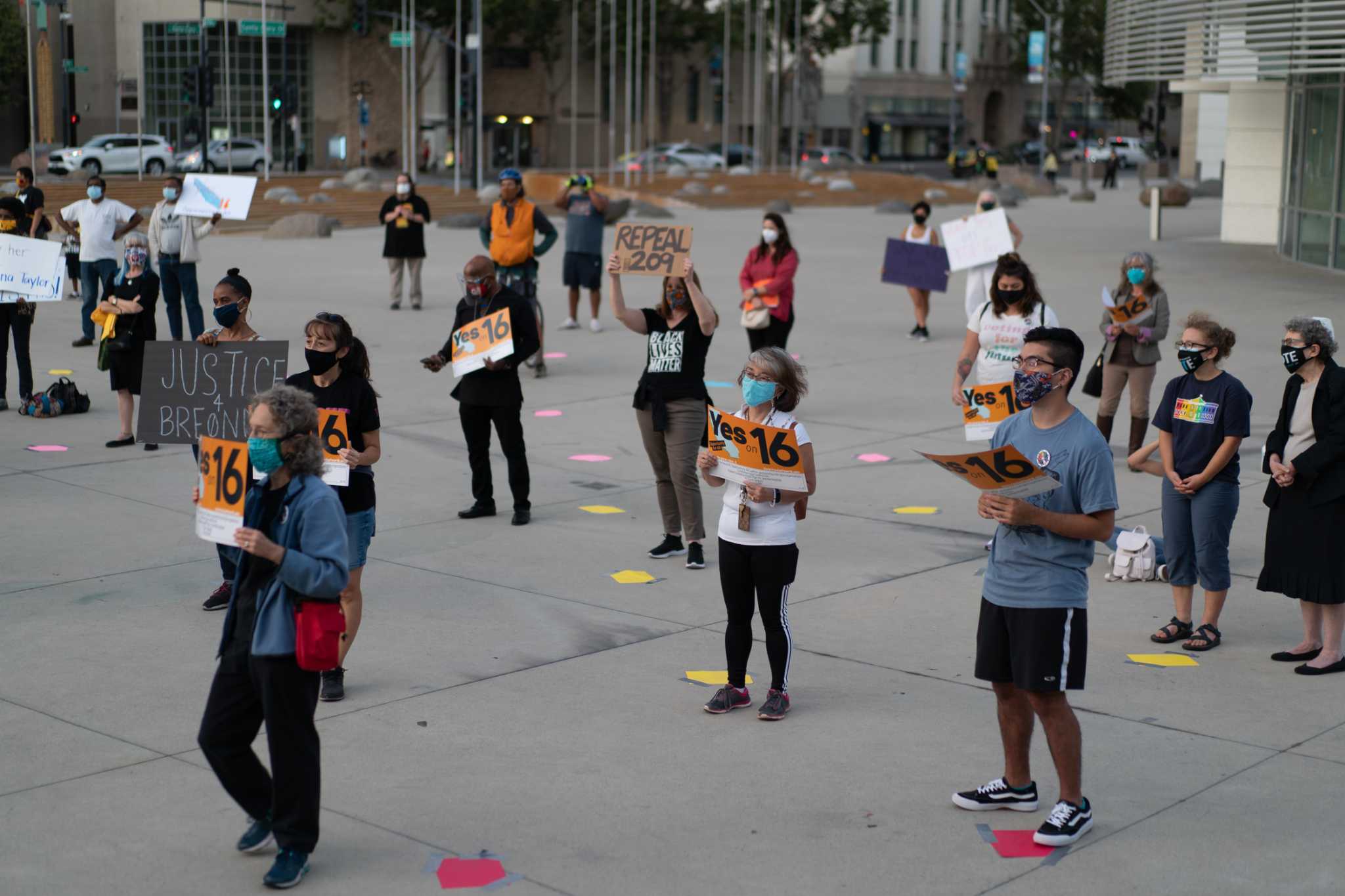 A Supreme Court ruling on affirmative action could go further than California's ban - Vimarsana News