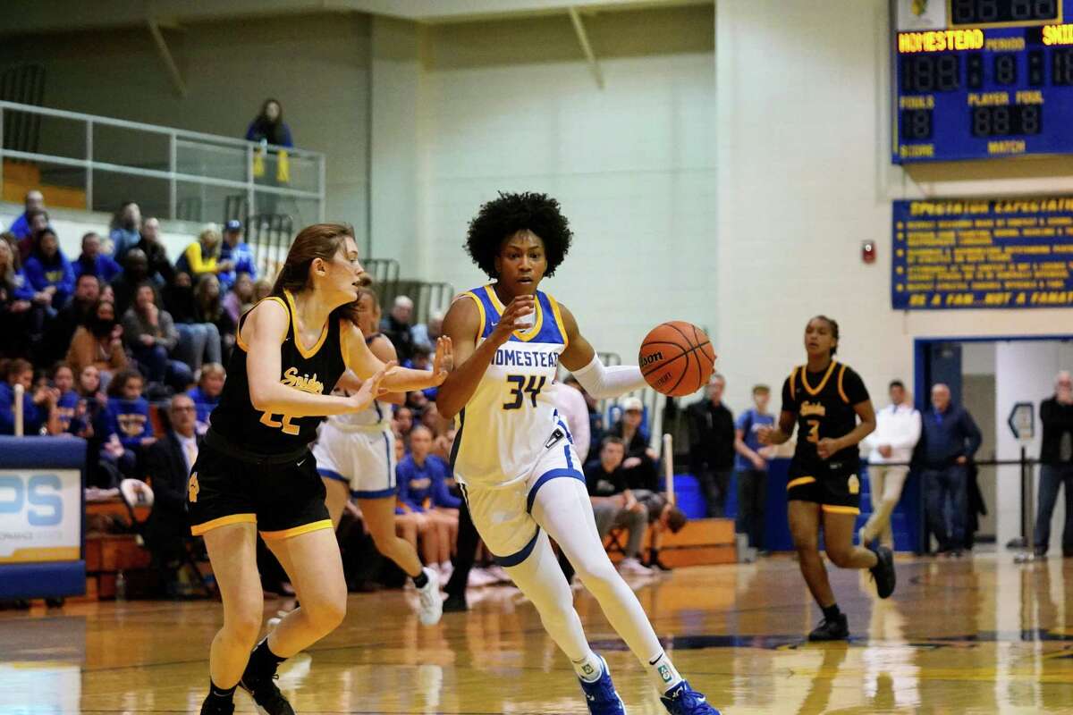 UConn recruit Ayanna Patterson is averaging 25.4 points and 12 rebounds as a senior for Homestead High, the No. 1 ranked high school team in Indiana. Patterson, a 6-3 wing, will join the Huskies as a freshman in 2022-23.