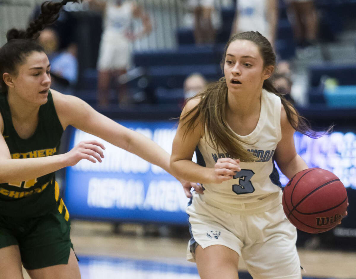 Northwood's Makenzie Todd looks for an opening during a Feb. 5, 2021 game against Northern Michigan. Todd had a game-high 23 points to lead the Timberwolves to a 70-65 win over Ferris State which extended NU's winning streak to five straight on Monday, Jan. 24, 2022.