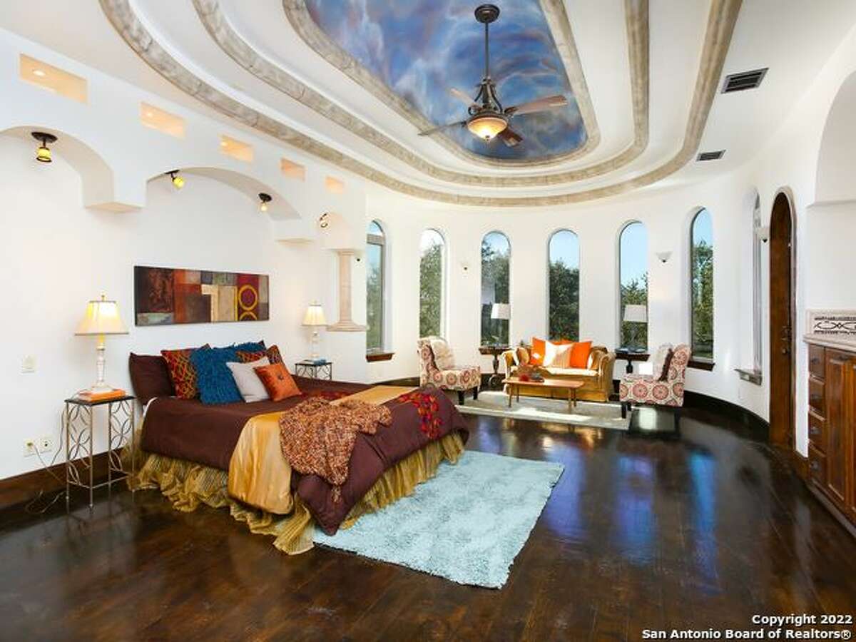 The home is complete with “exquisite ceiling detail” and “stunning hand-painted murals.” 