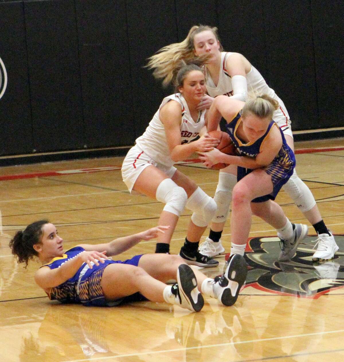 On Tuesday night, the Morley Stanwood girls basketball team defeated Reed City 43-25.