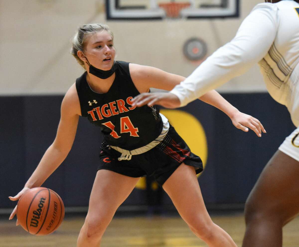Edwardsville's Emma Garner during the first half against O'Fallon on Tuesday in Southwestern Conference action in O'Fallon.