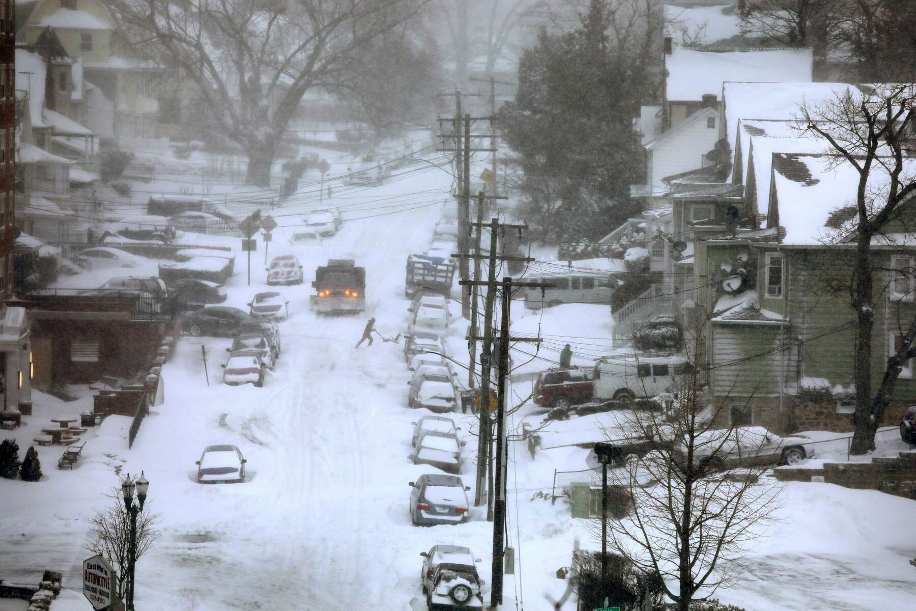 What is a bomb cyclone? Looming snowstorm could bring ...
