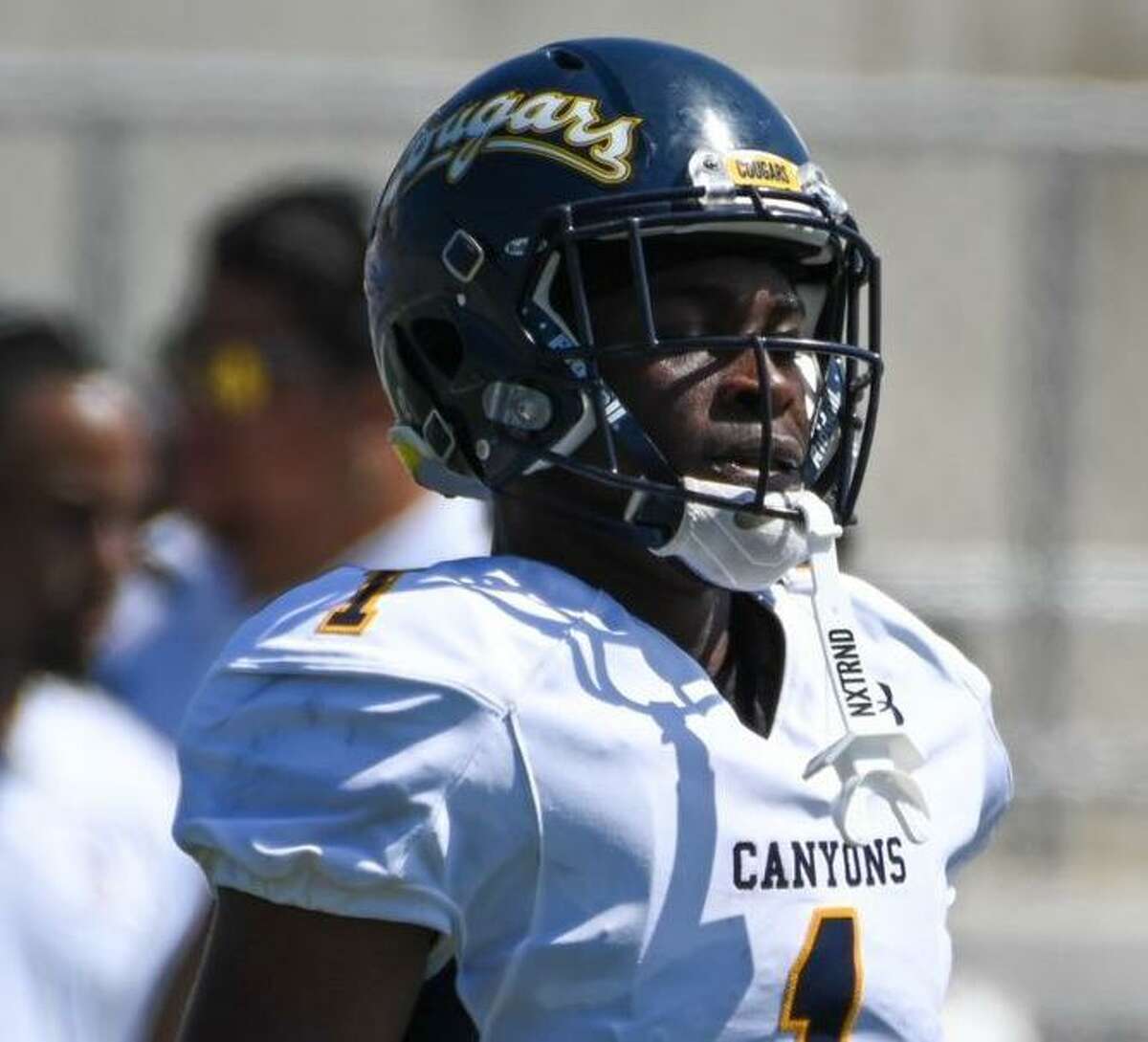 Cornerback Abdul-Lateef Audu is transferring to UH after registering 11 pass breakups and an interception last season for College of the Canyons in Santa Clarita, Calif.
