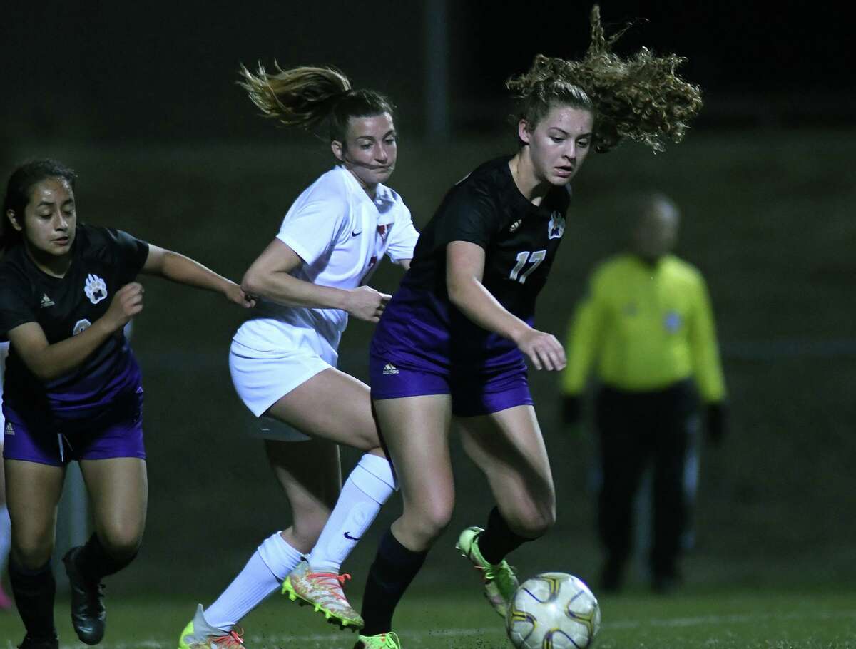 Central Texas girls soccer teams begin playoff pushes next week