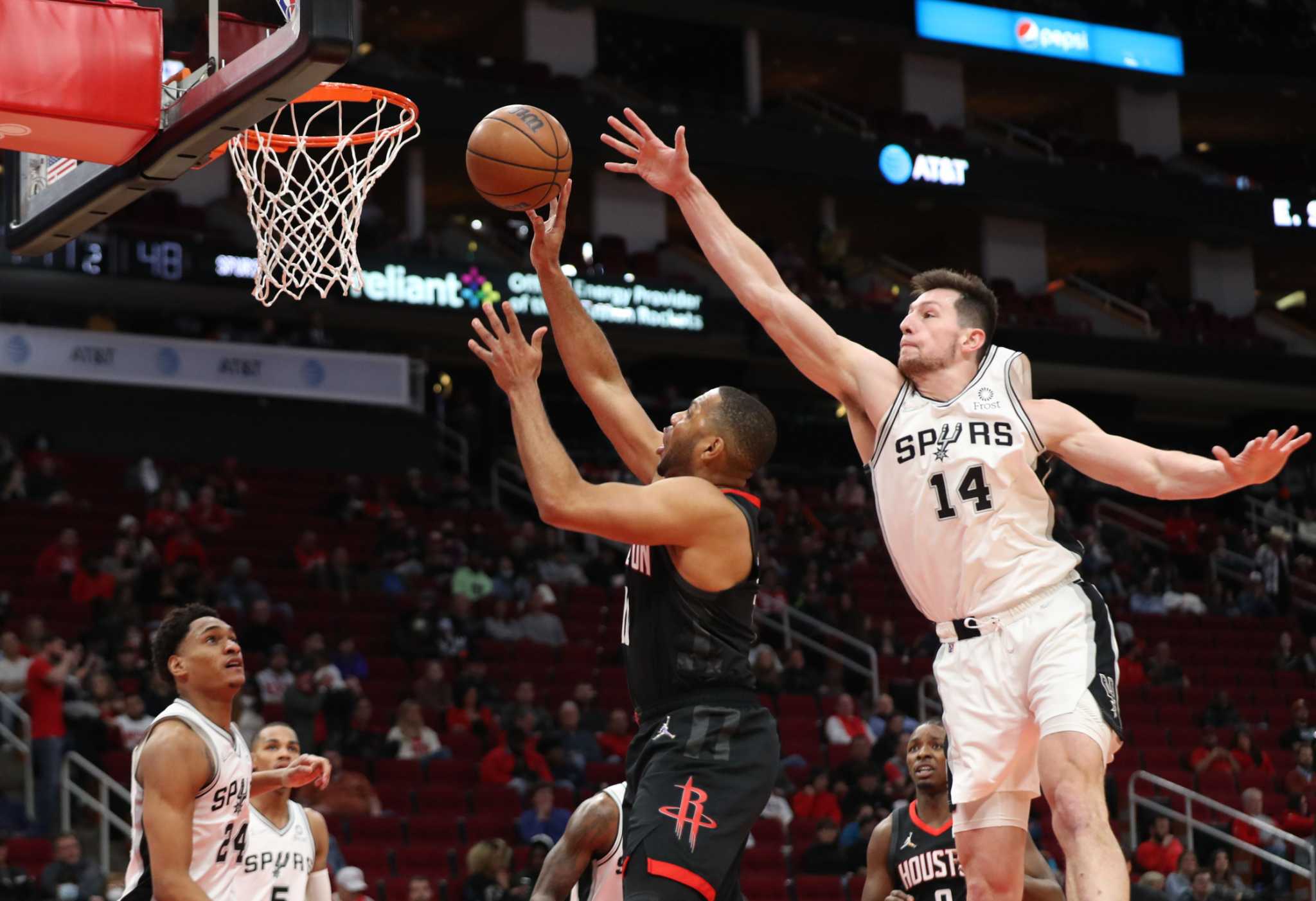 Can Drew Eubanks find a bigger role with the Spurs?