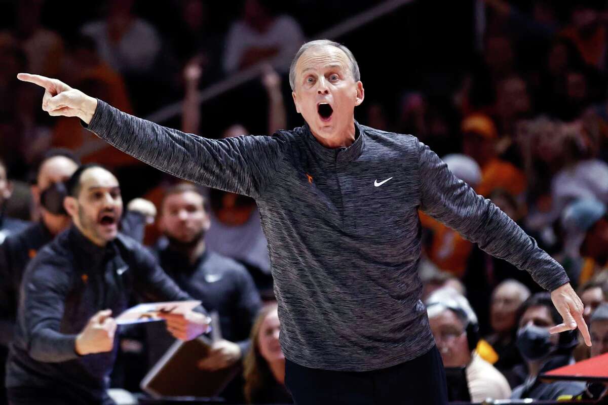 Tennessee head coach Rick Barnes yells to an official during the second half of an NCAA college basketball game against Florida, Wednesday, Jan. 26, 2022, in Knoxville, Tenn. Tennessee won 78-71. (AP Photo/Wade Payne)