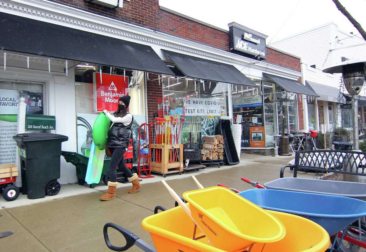 Greenwich declares snow emergency as winter storm barrels toward CT