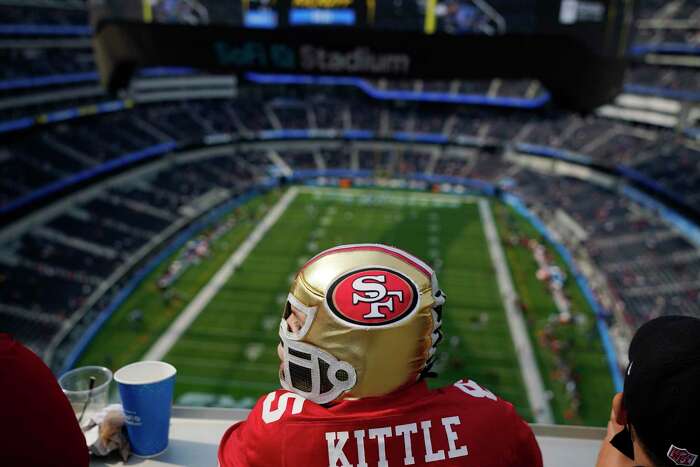 Super Bowl: No such thing as cheap seats—or flights