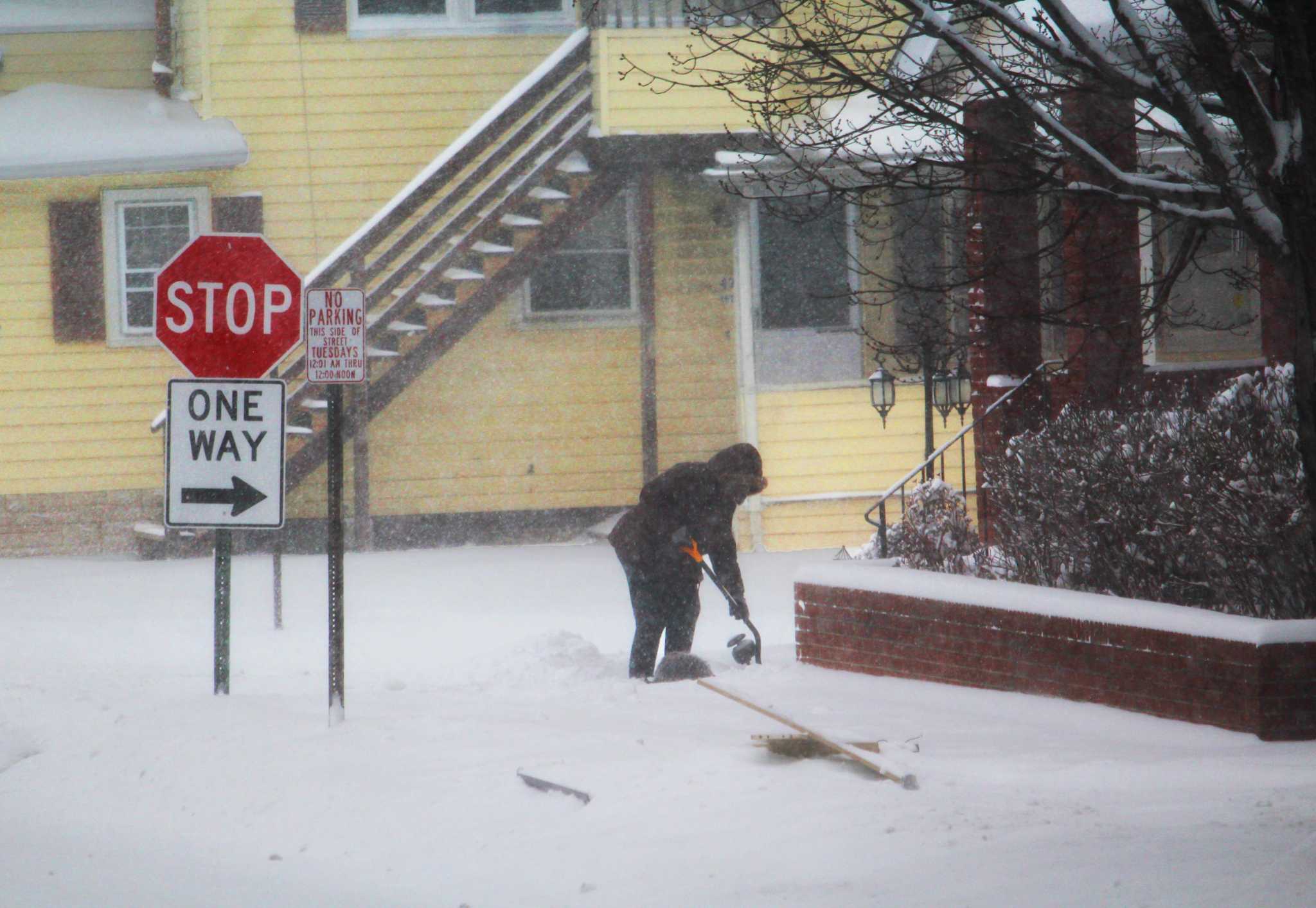As nor'easter hits Connecticut, few venture out in Middletown - Vimarsana News