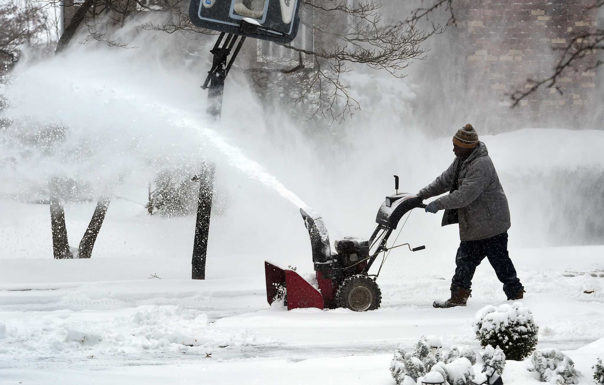 Snow Problem Images Snow causing no major accidents, problems in greater Bridgeport