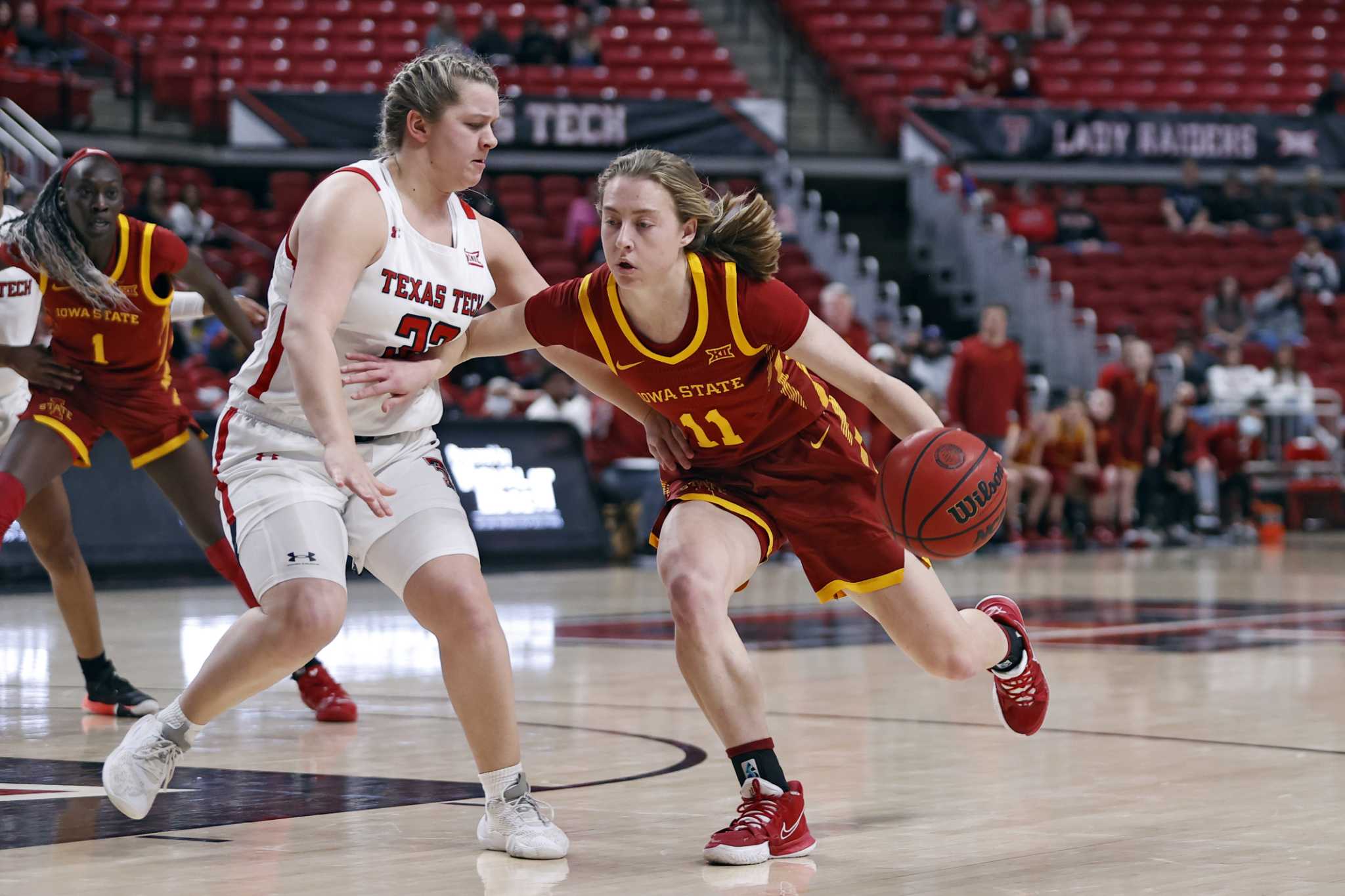 Texas Tech outduels No. 23 Iowa to clinch series - Texas Tech Red