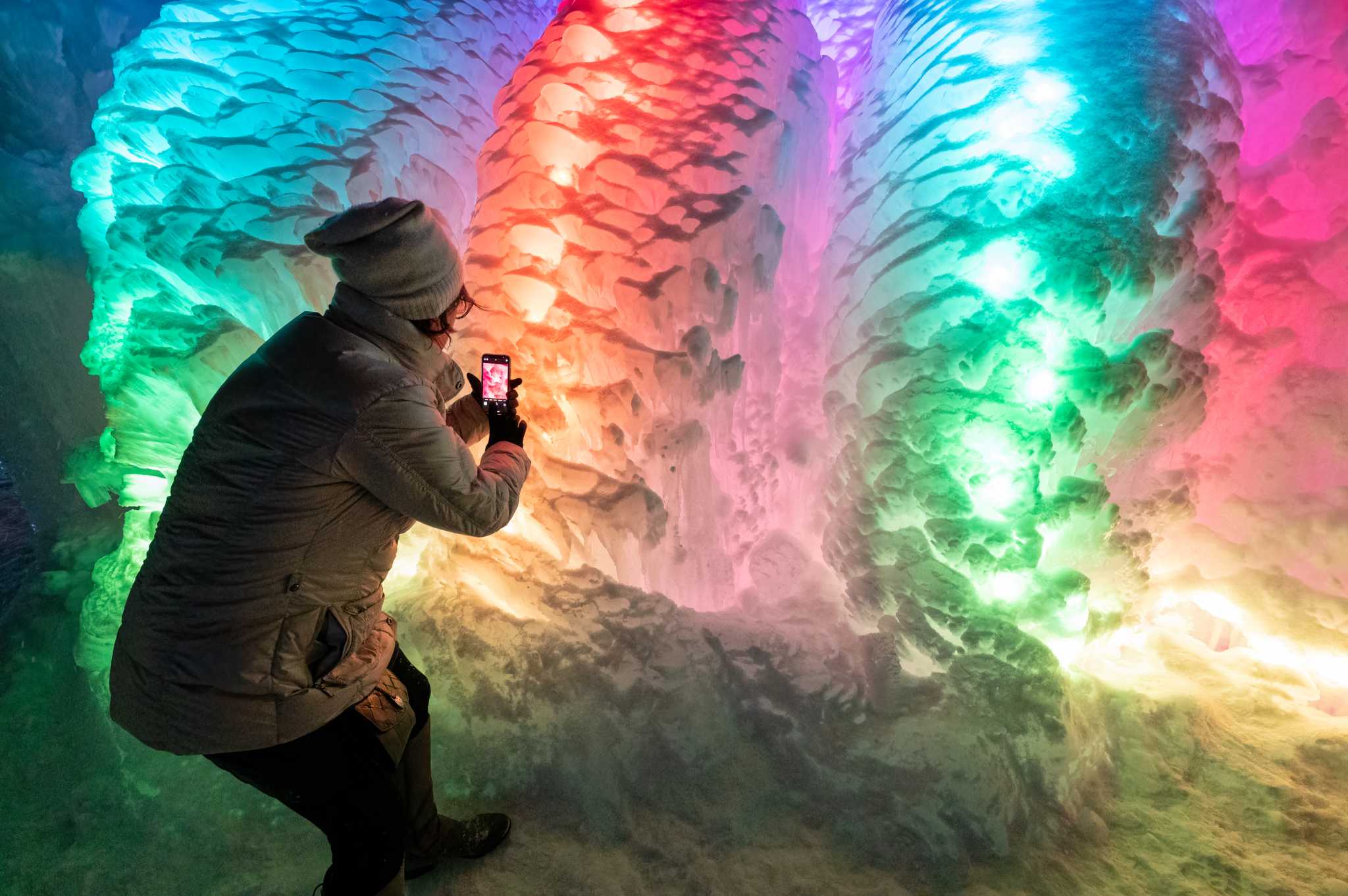 Photo gallery A night at the Ice Castles in Lake