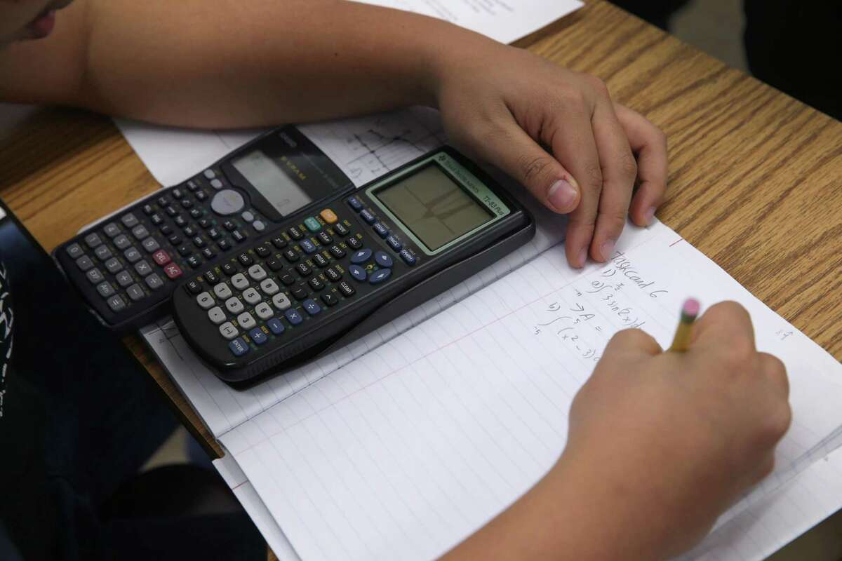A tentative contract between San Francisco Unified and the teachers union would temporarily eliminate the extra planning period for Advanced Placement teachers to help pay for one-time bonuses next year.