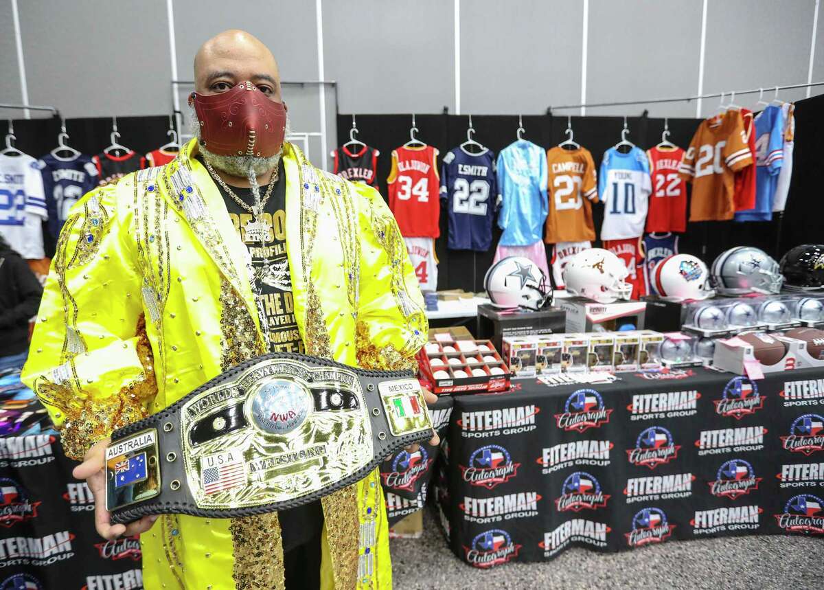 In Pasadena, sports memorabilia collectors look to capitalize on