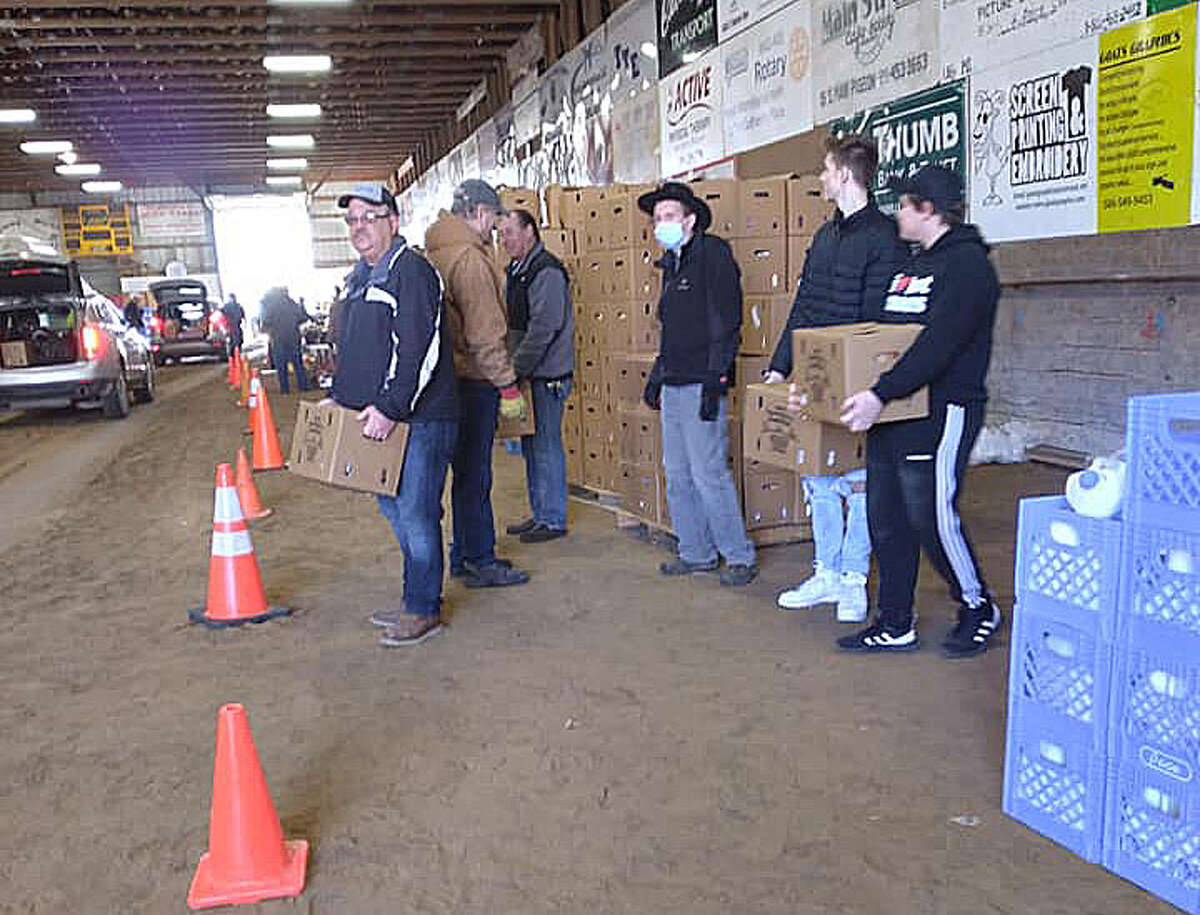 Elkton Lions Club holds 200th popup pantry