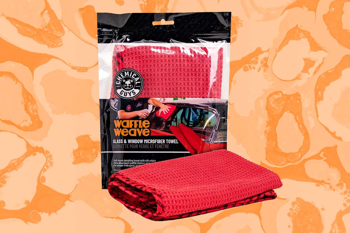 This Waffle Weave microfiber towel works miracles on cars