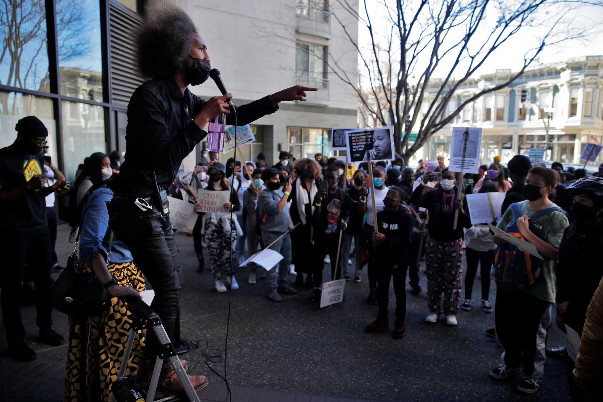 Oakland's Westlake Middle School students, faculty walk out in protest of proposed school closures - Vimarsana News