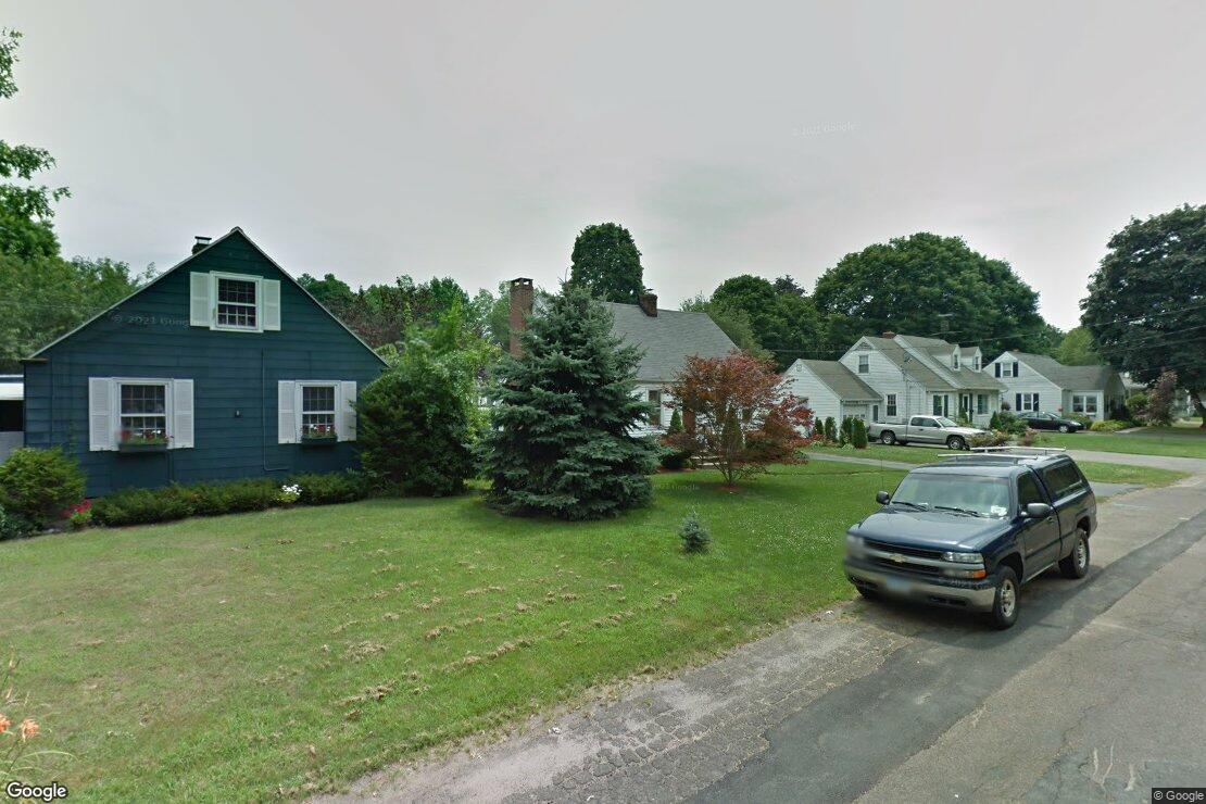 How much did the 10 most expensive homes sell for in Meriden in the last week? - Vimarsana News