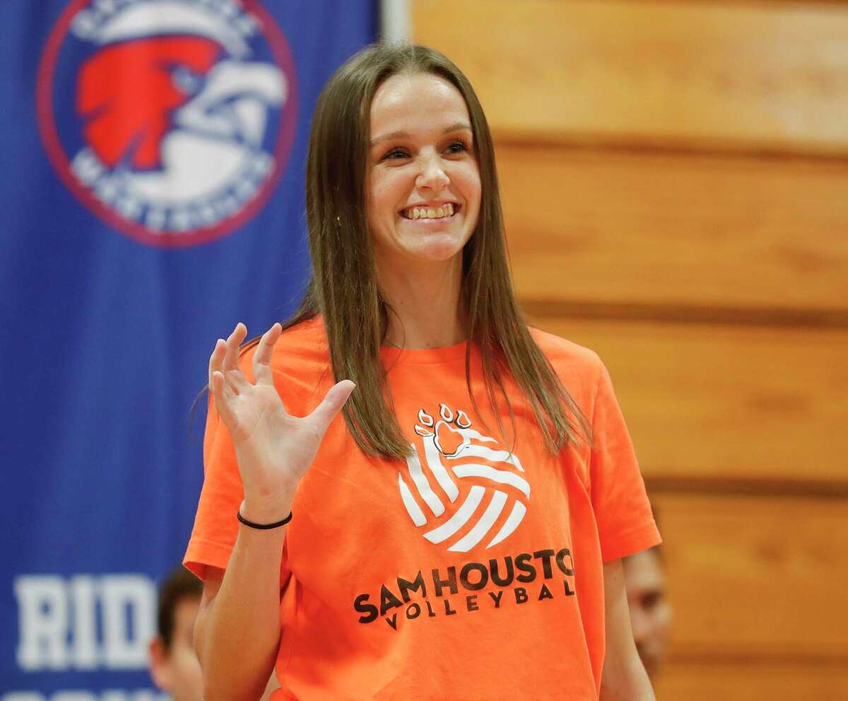 Avery Fowler signed to play volleyball for Sam Houston State University during a National Signing Day ceremony at Oak Ridge High School, Wednesday, Feb. 2, 2022.