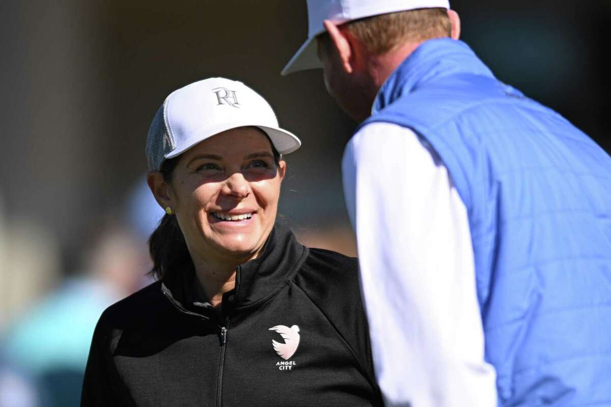 World-class visit: Mia Hamm and Nomar Garciaparra - University of Texas  Athletics