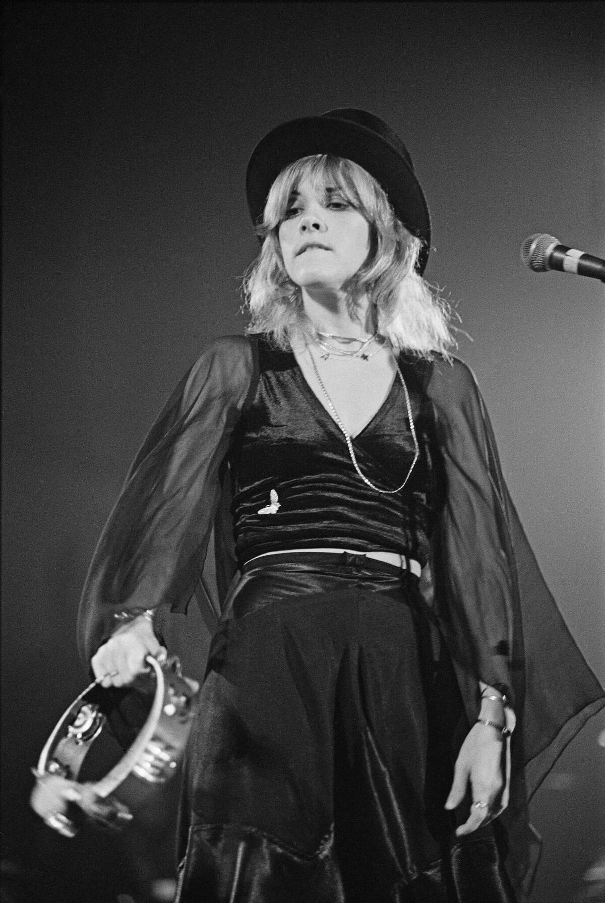 Singer Stevie Nicks of British-American rock band Fleetwood Mac performs live on stage at Yale Coliseum in New Haven, Connecticut, USA, on 20th November 1975.