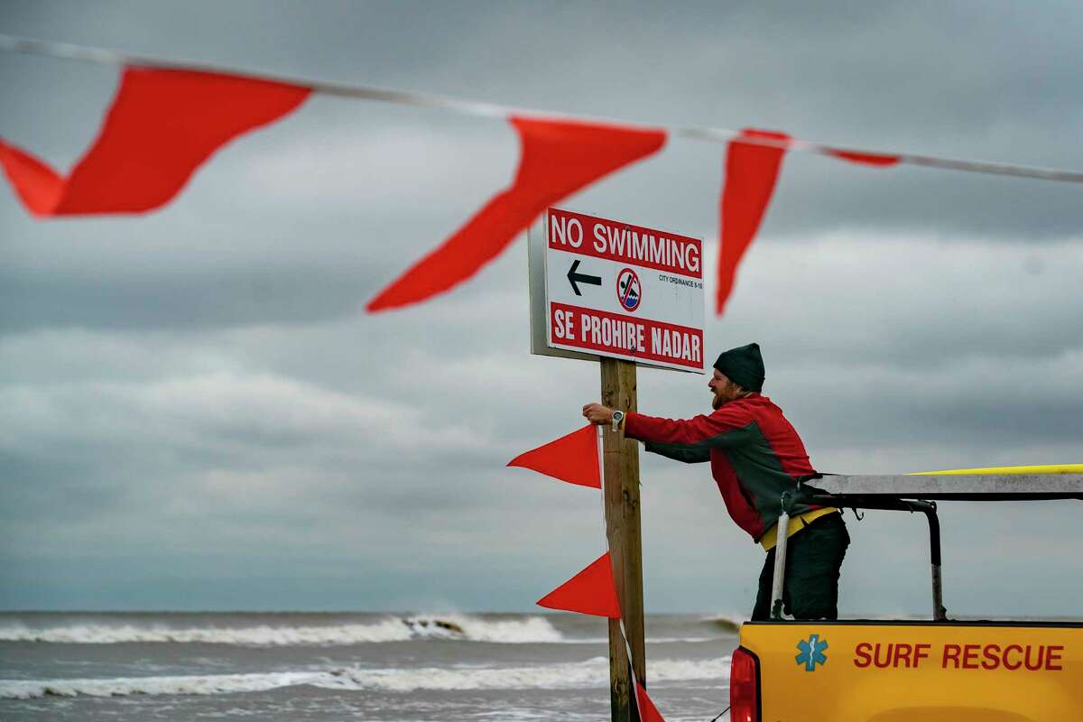 Galveston rip currents How to avoid them at beach, escape from one