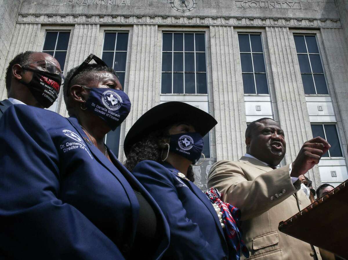 Rhonda Barchak A Houstonarea district clerk improperly sorted jurors