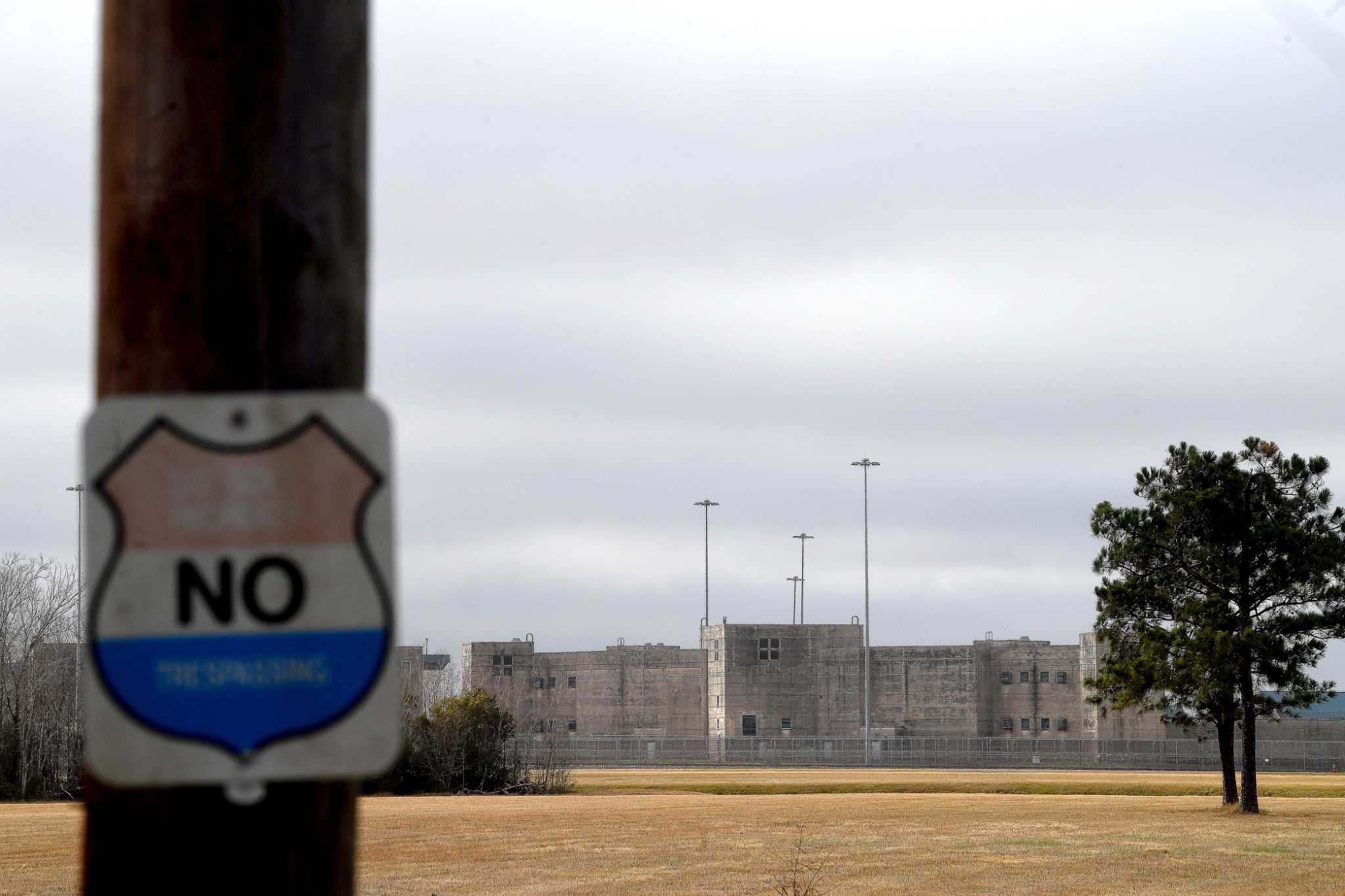 OPINION Federal prison must be made safer for guards inmates