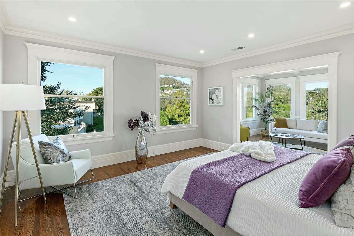 This primary suite enjoys postcard San Francisco views. 