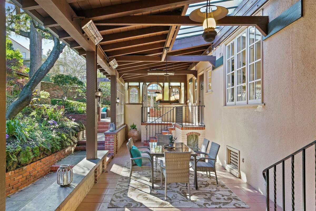 Outside there are many options for gathering alfresco.
