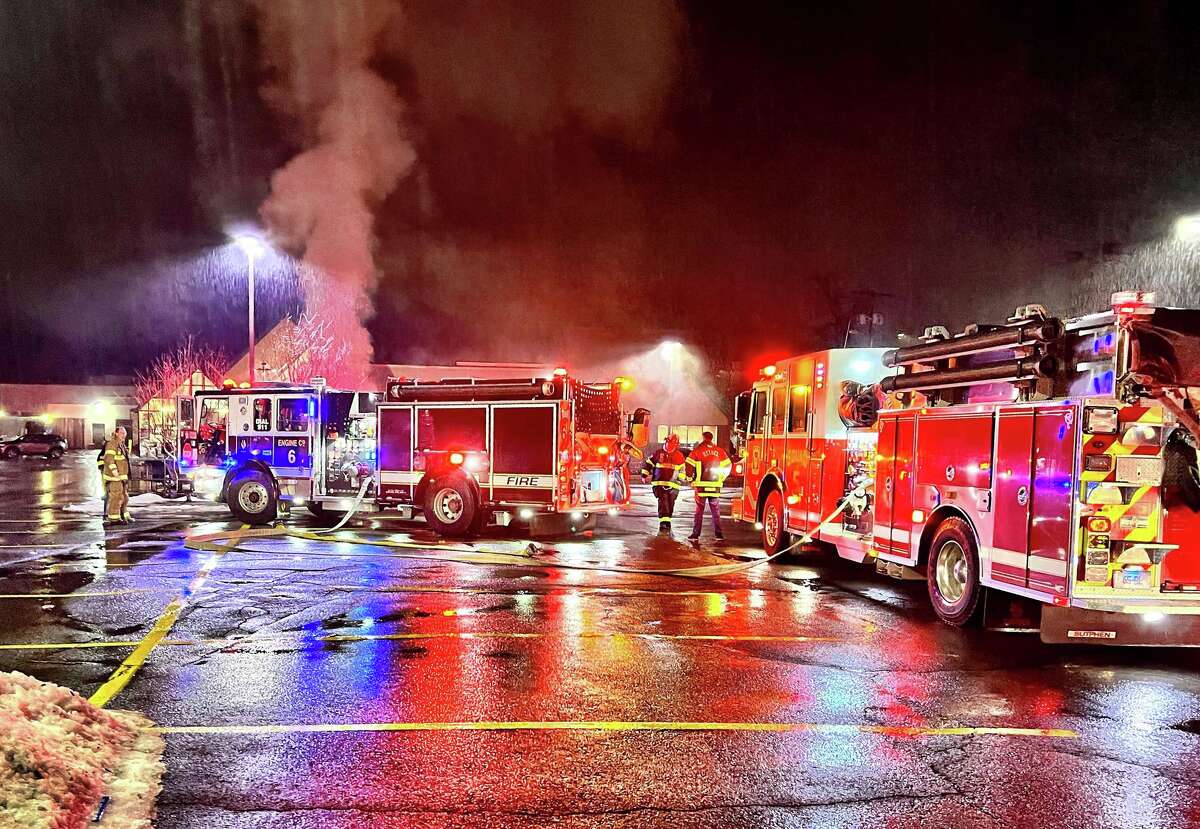 Car fire extinguished in Caraluzzi’s parking lot in Bethel