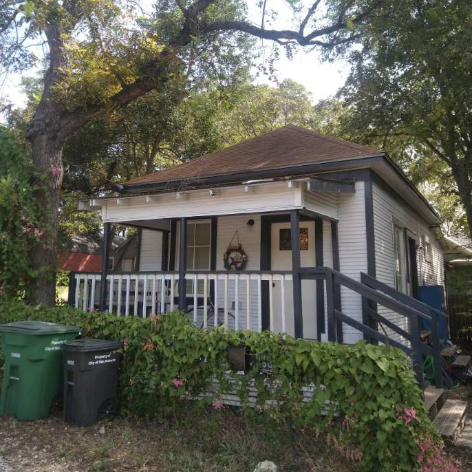 Guess the rent of this one-bedroom San Antonio home in Dignowity Hill