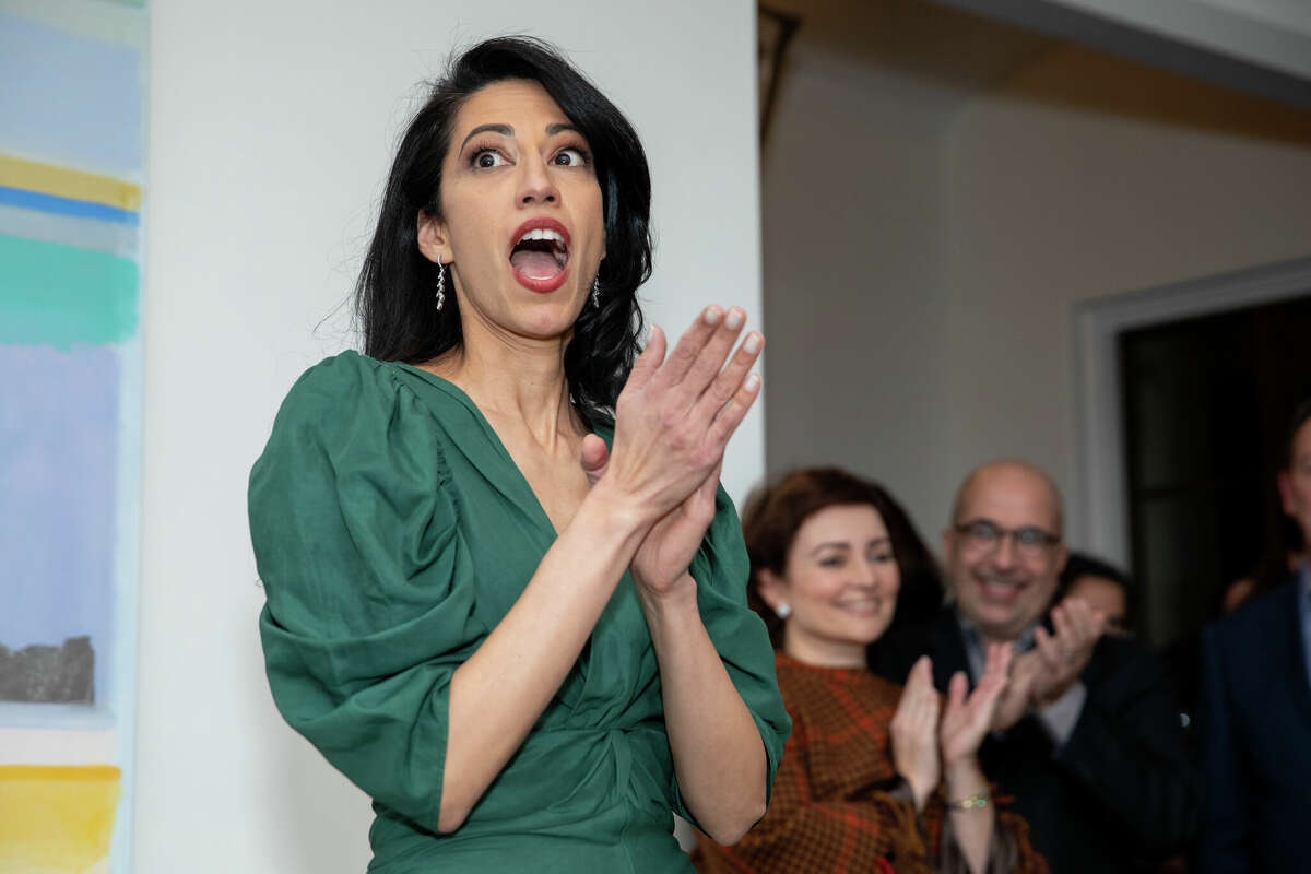 Huma Abedin Reflects On Clinton Service Anthony Weiner Marriage In New Book 3377