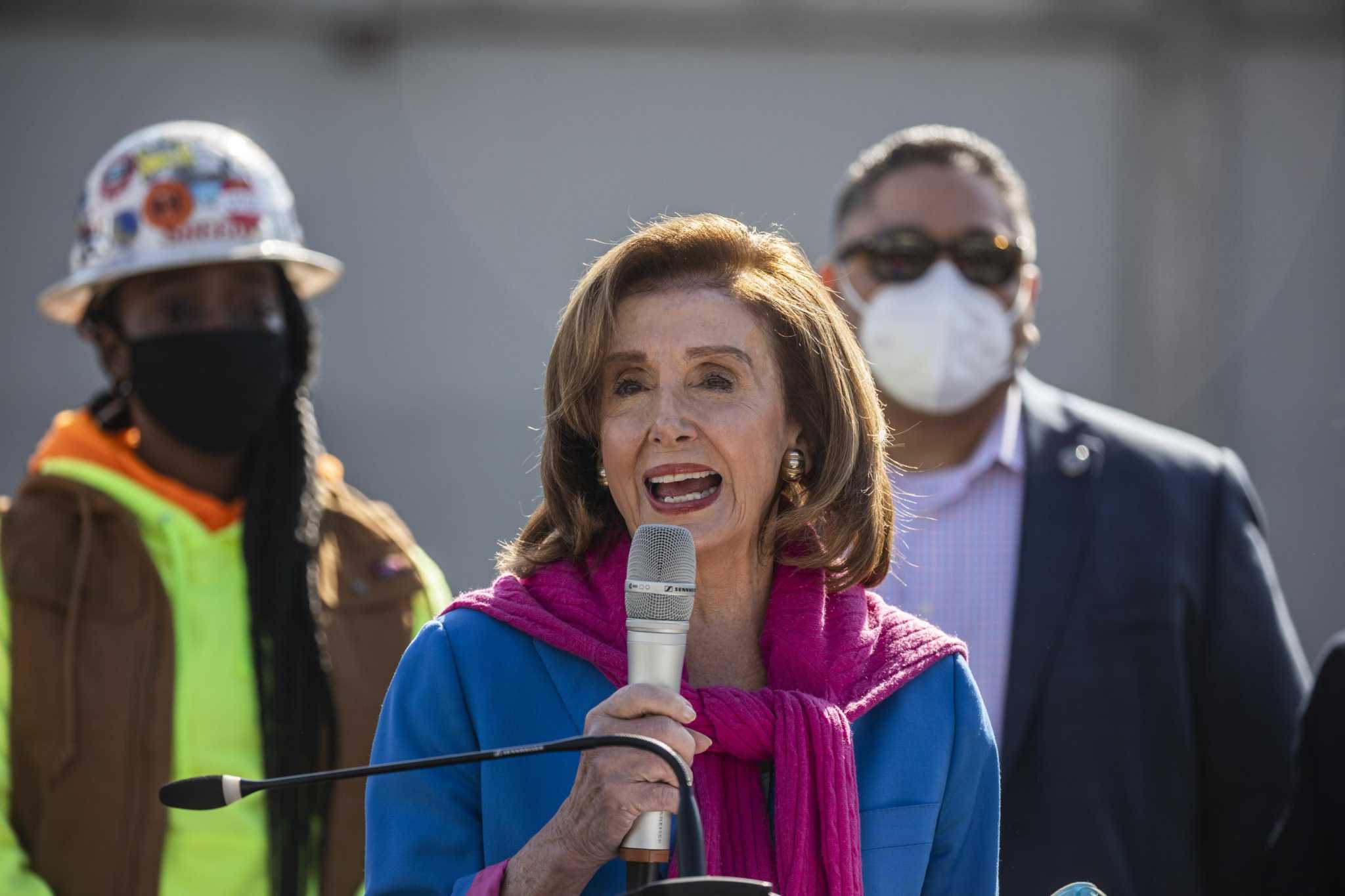 With Pelosi's backing, congressional workers seek to form union - Vimarsana News
