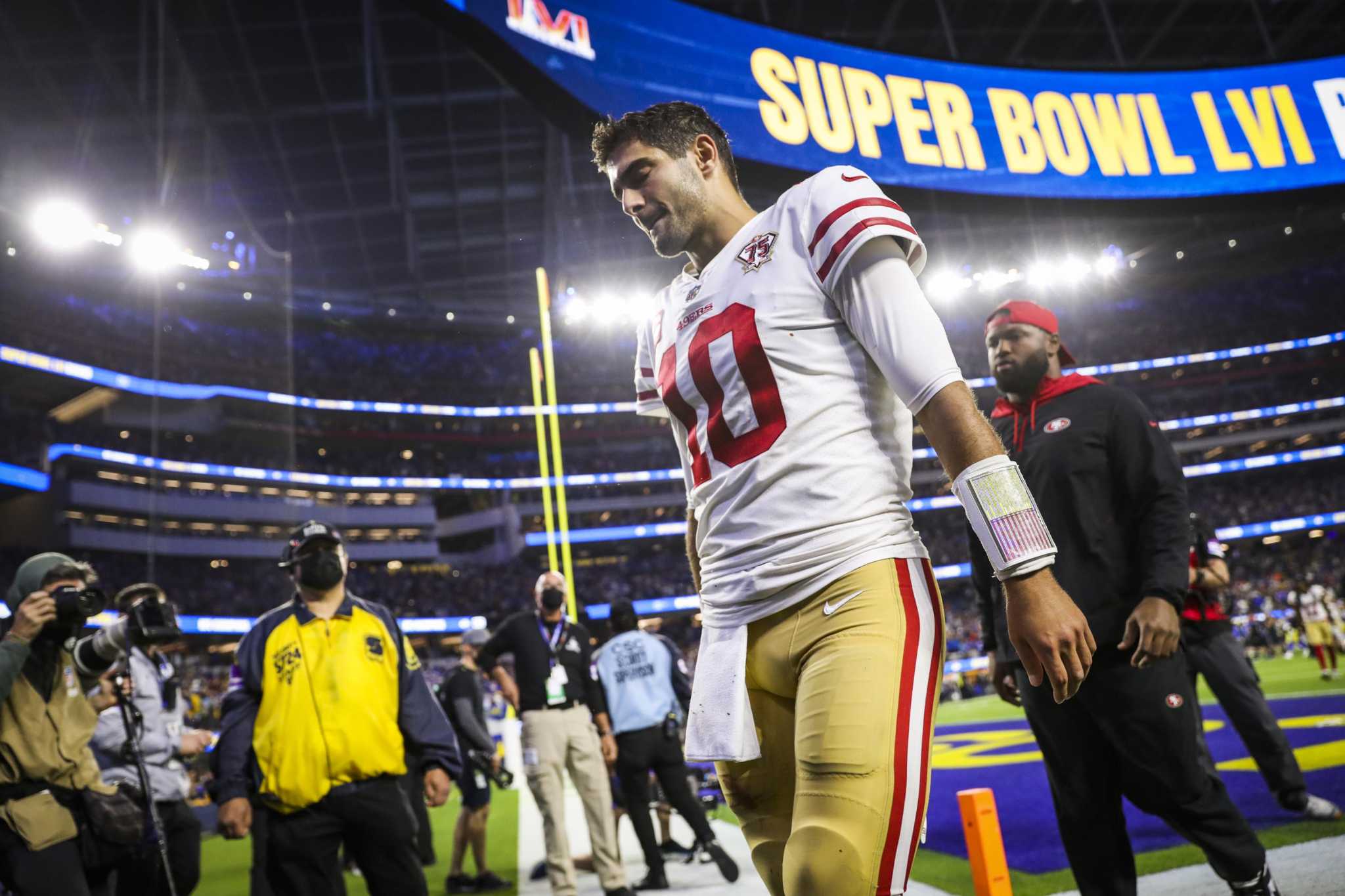 Battered, flawed, victorious: How Jimmy Garoppolo reflects 49ers' season