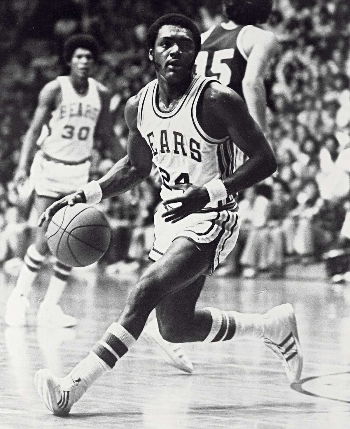 Gene Ransom, shown during a game in February 1977, was remembered as one of the greatest players in the history of Cal men’s basketball.