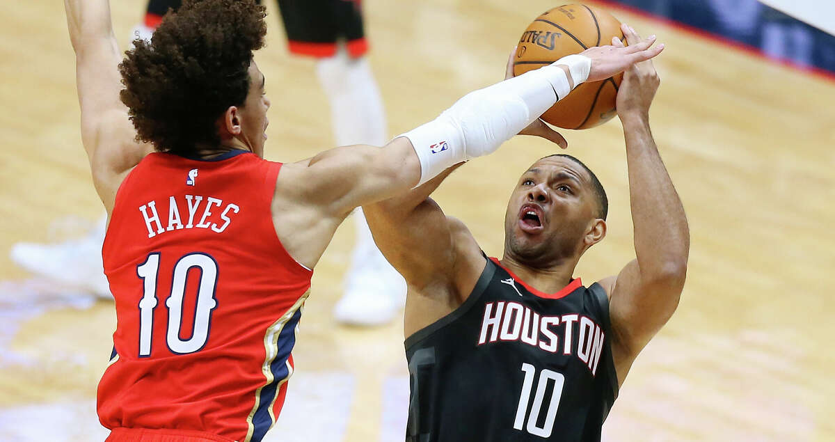 Eric Gordon #10 of the Houston Rockets shoots against Jaxson Hayes #10 of the New Orleans Pelicans during the first half at the Smoothie King Center on January 30, 2021 in New Orleans, Louisiana. (Photo by Jonathan Bachman/Getty Images)