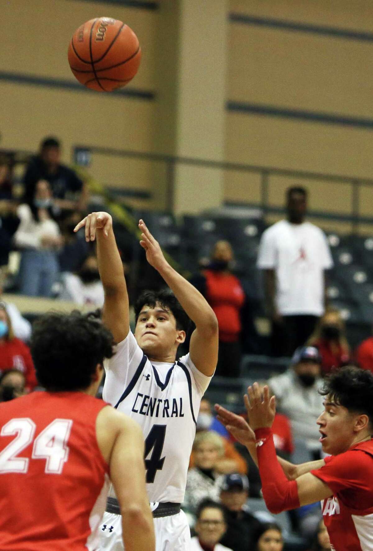 Isaiah Fox’s 29 points help Antonian take down rival Central Catholic