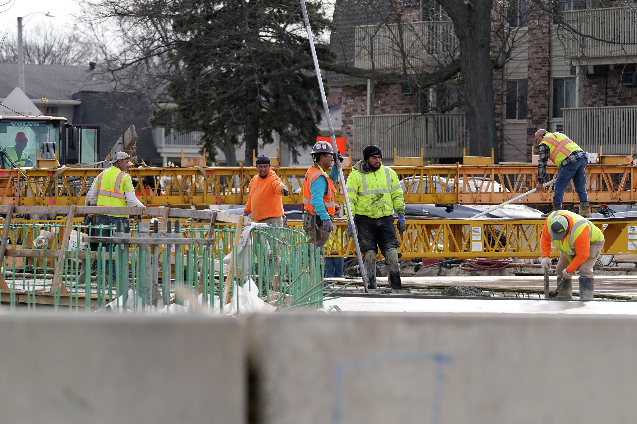 Road proponents question gas-tax freeze plan - Vimarsana News