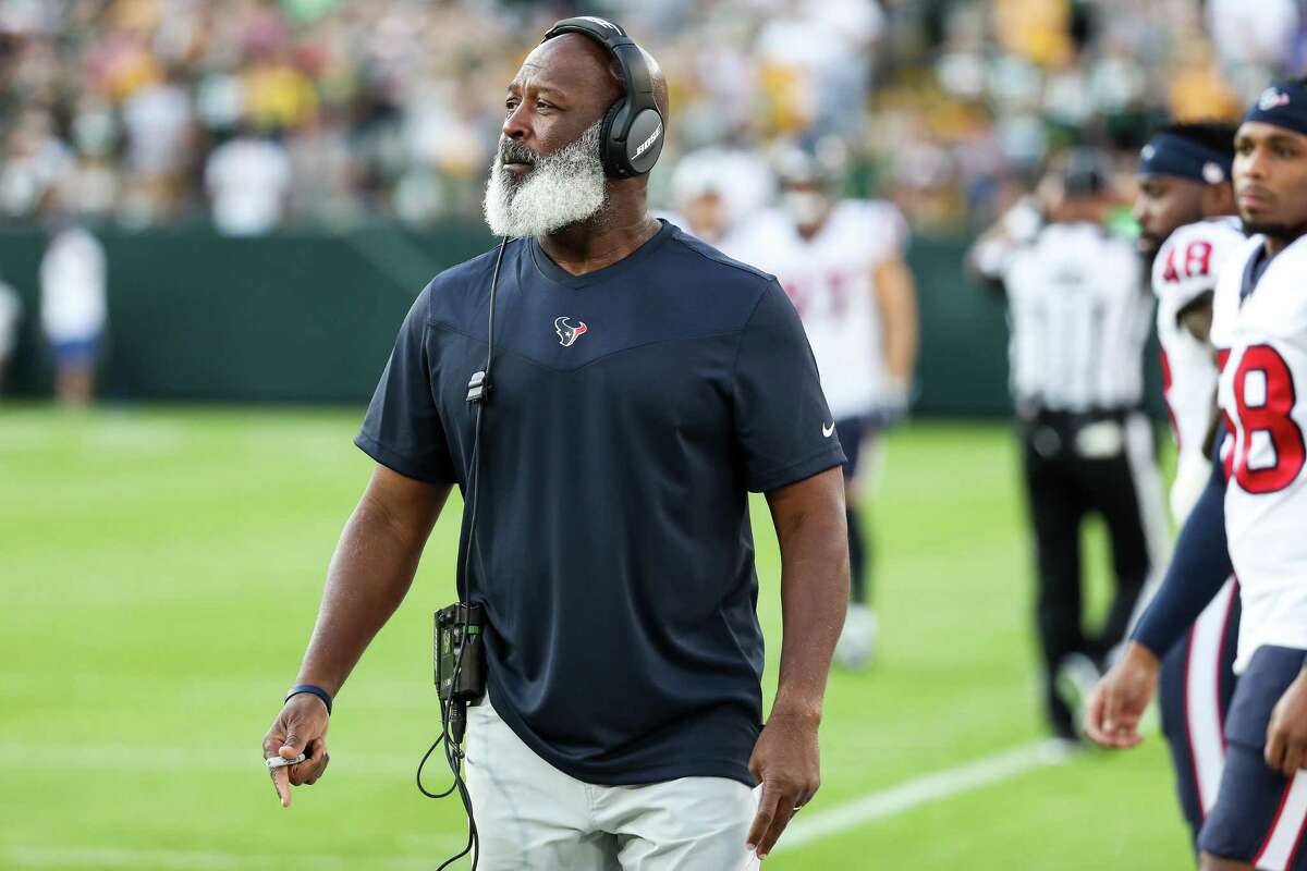 What are the Texans' needs in Year 2 of Lovie Smith's defense?