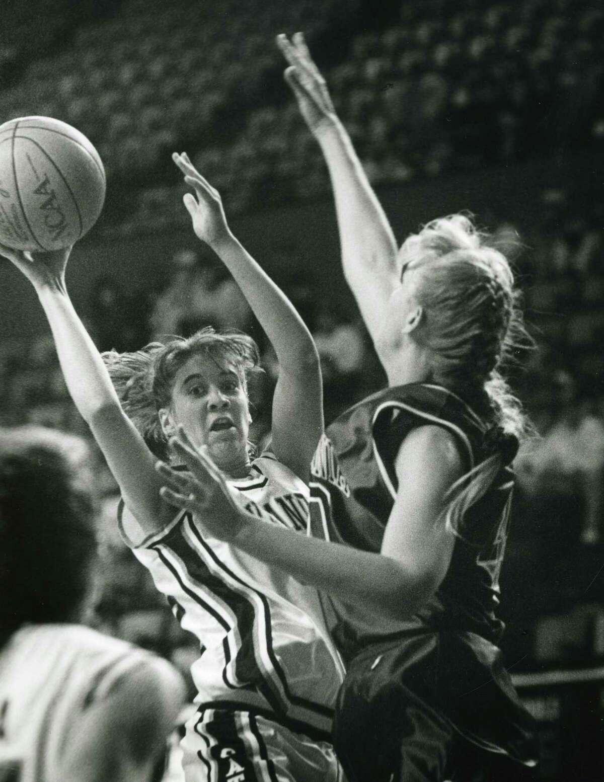 what-villanova-coach-denise-dillon-says-about-uconn-women-s-basketball