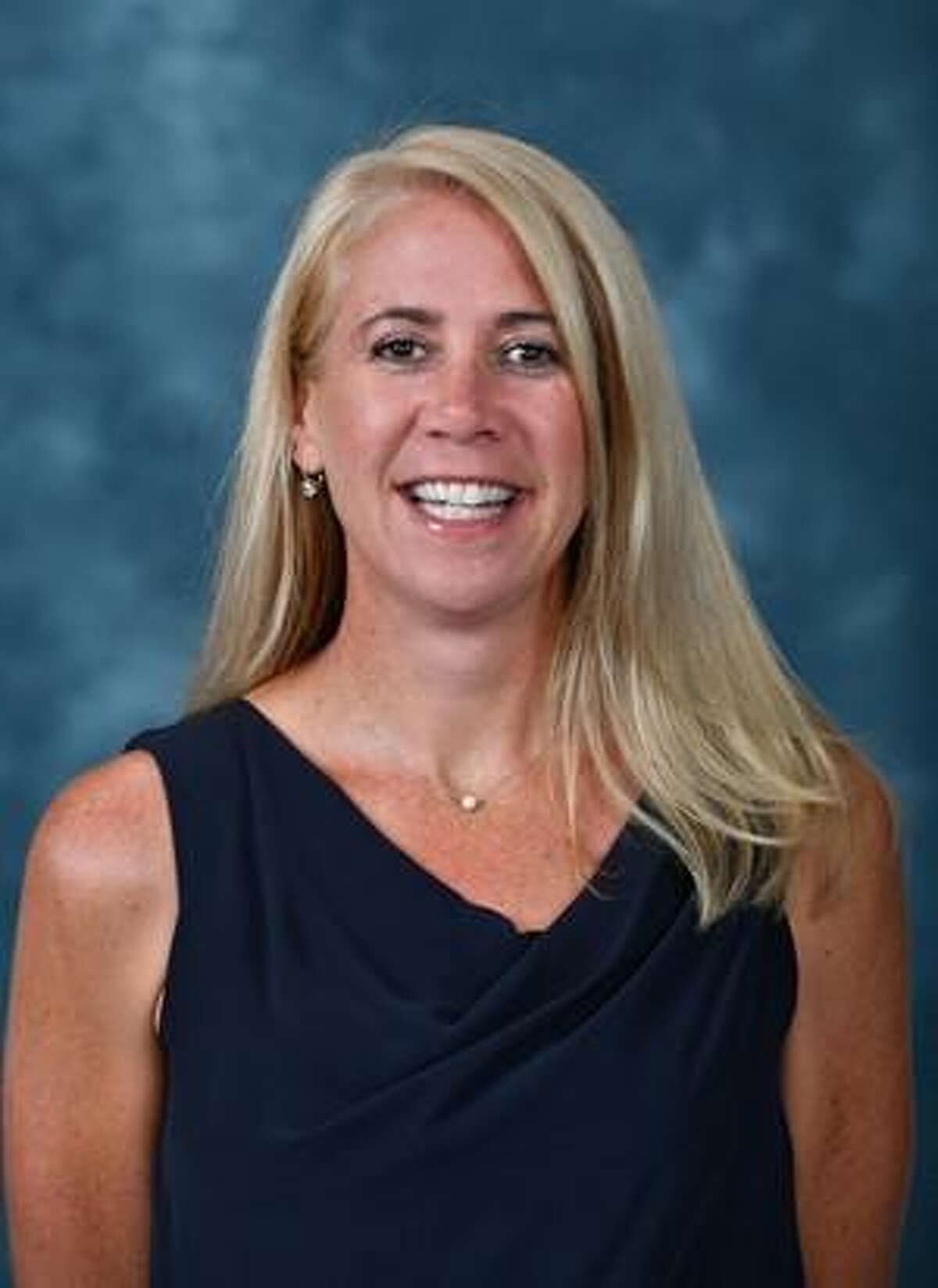 What Villanova coach Denise Dillon says about UConn women's basketball:  'Tradition of excellence'