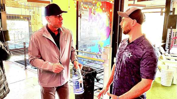 Former Dallas Cowboys QB Troy Aikman promotes Eight beer in El Paso