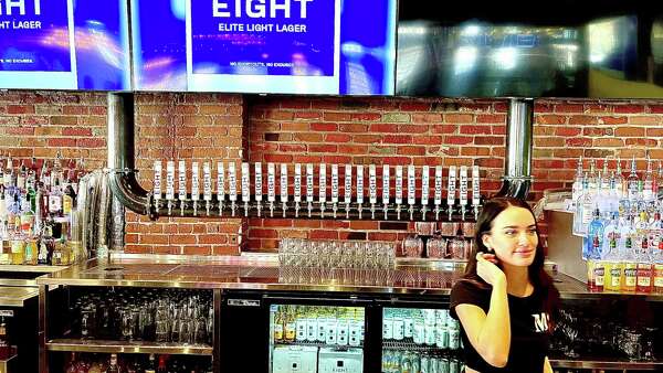 Dallas Cowboys Legend Troy Aikman Launches Low Cal Beer Eight in Texas