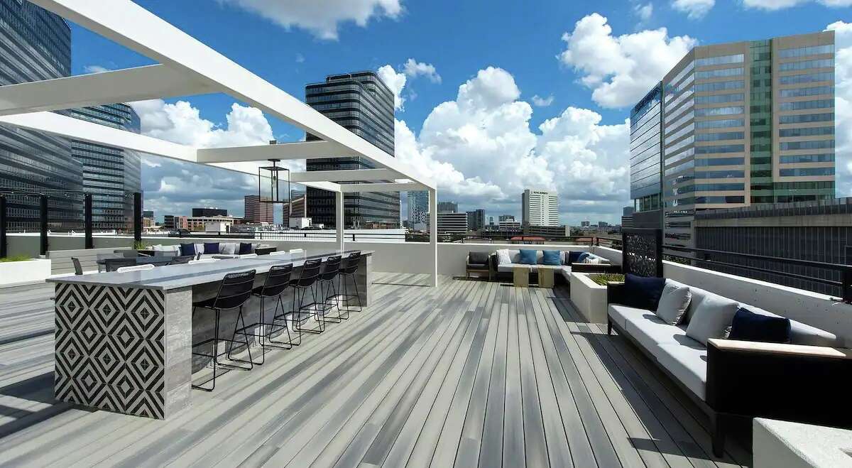 5 Houston Airbnb rentals with cool perks and amenities