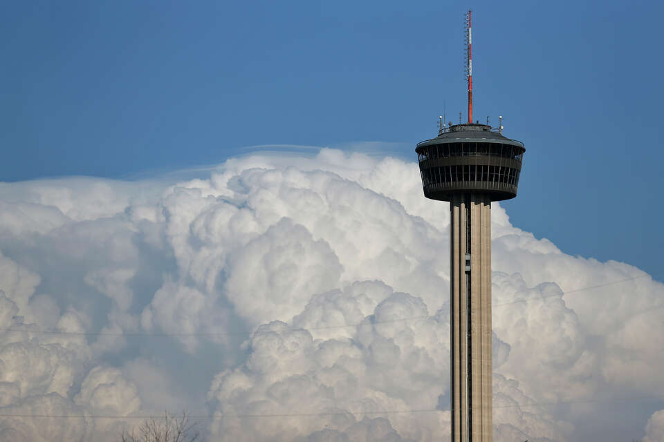 Tower of the Americas Get to know this colossal landmark