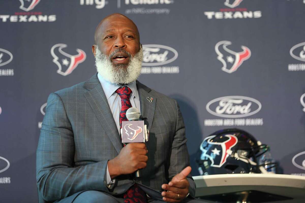 Texans GM: Hiring of Lovie Smith not influenced by Brian Flores suit