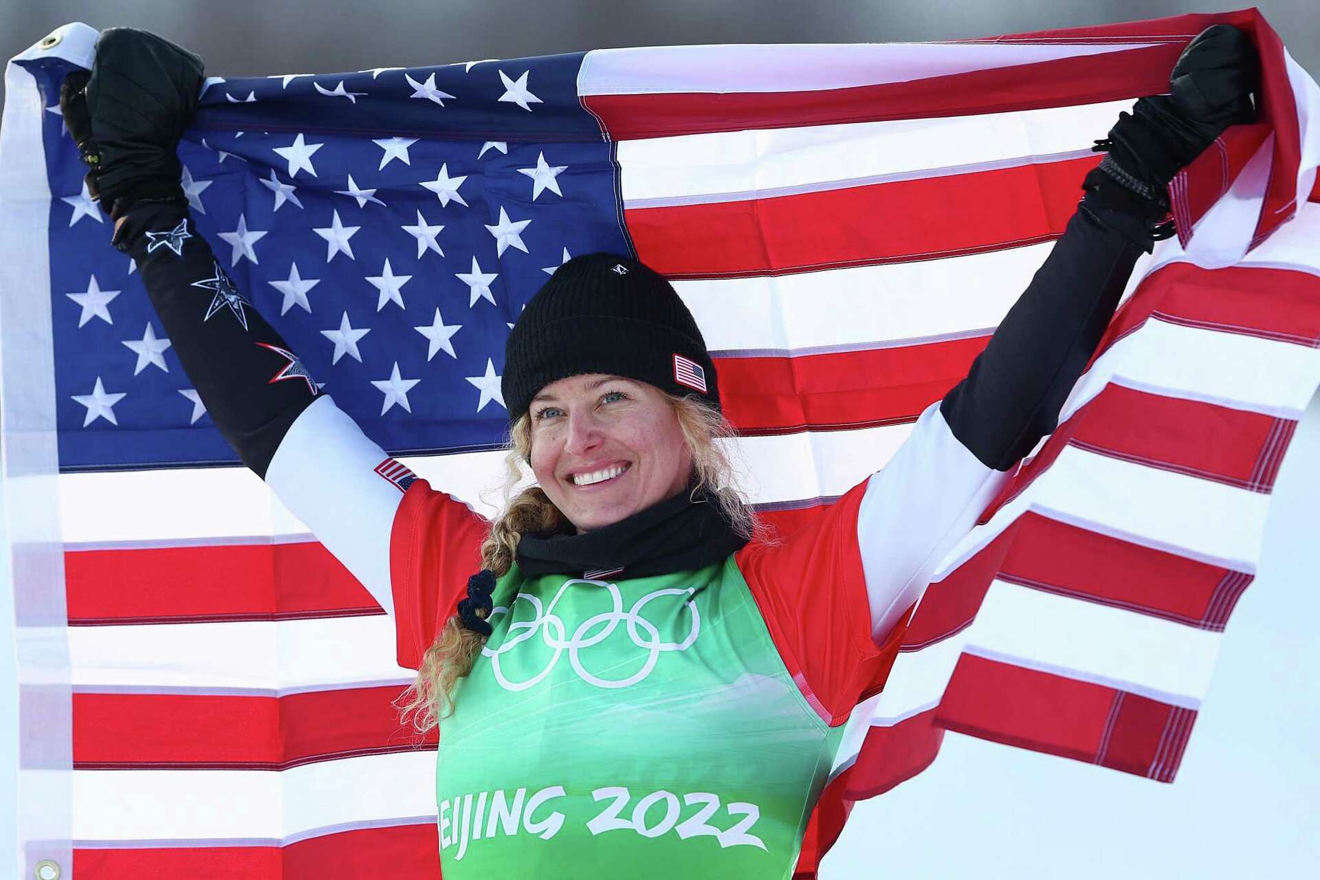 Connecticut native Lindsey Jacobellis wins snowboard cross gold at